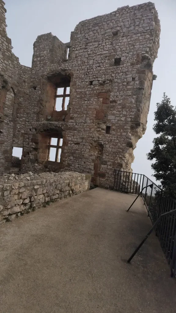 Château de Crussol en Ardèche - Rhône Crussol Tourisme